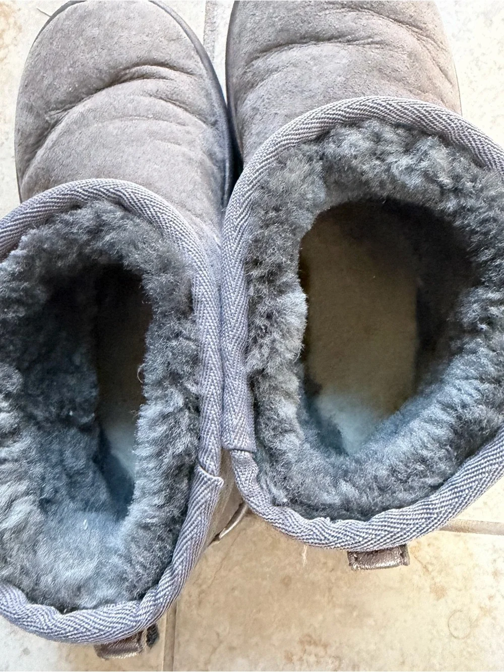 UGG big girls size 2 boots silver gray shearlings shoes